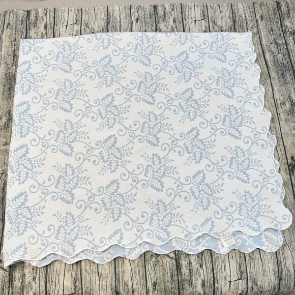 Vintage Martha Stewart Matelassé Coverlet Blanket Full Reversible Blue White - Picture 6 of 10